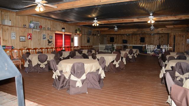 06_Banquet Hall in Carriage House