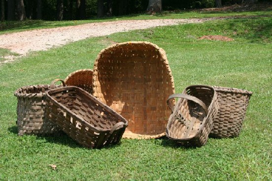 antique_wooden_baskets