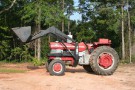 massey_ferguson_1080_tractor_with_bucket